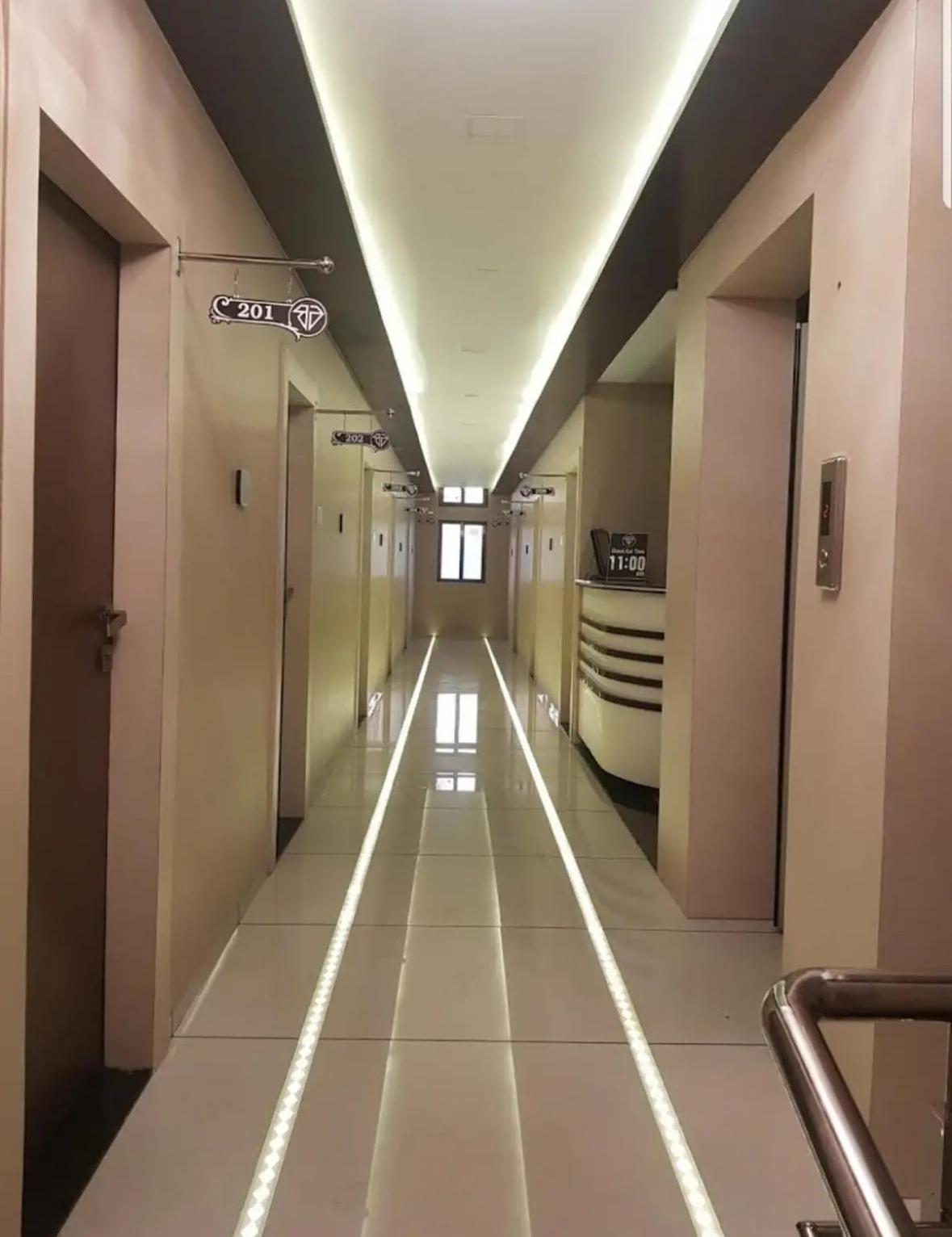 Hotel Bluediamond Bardoli Exterior photo